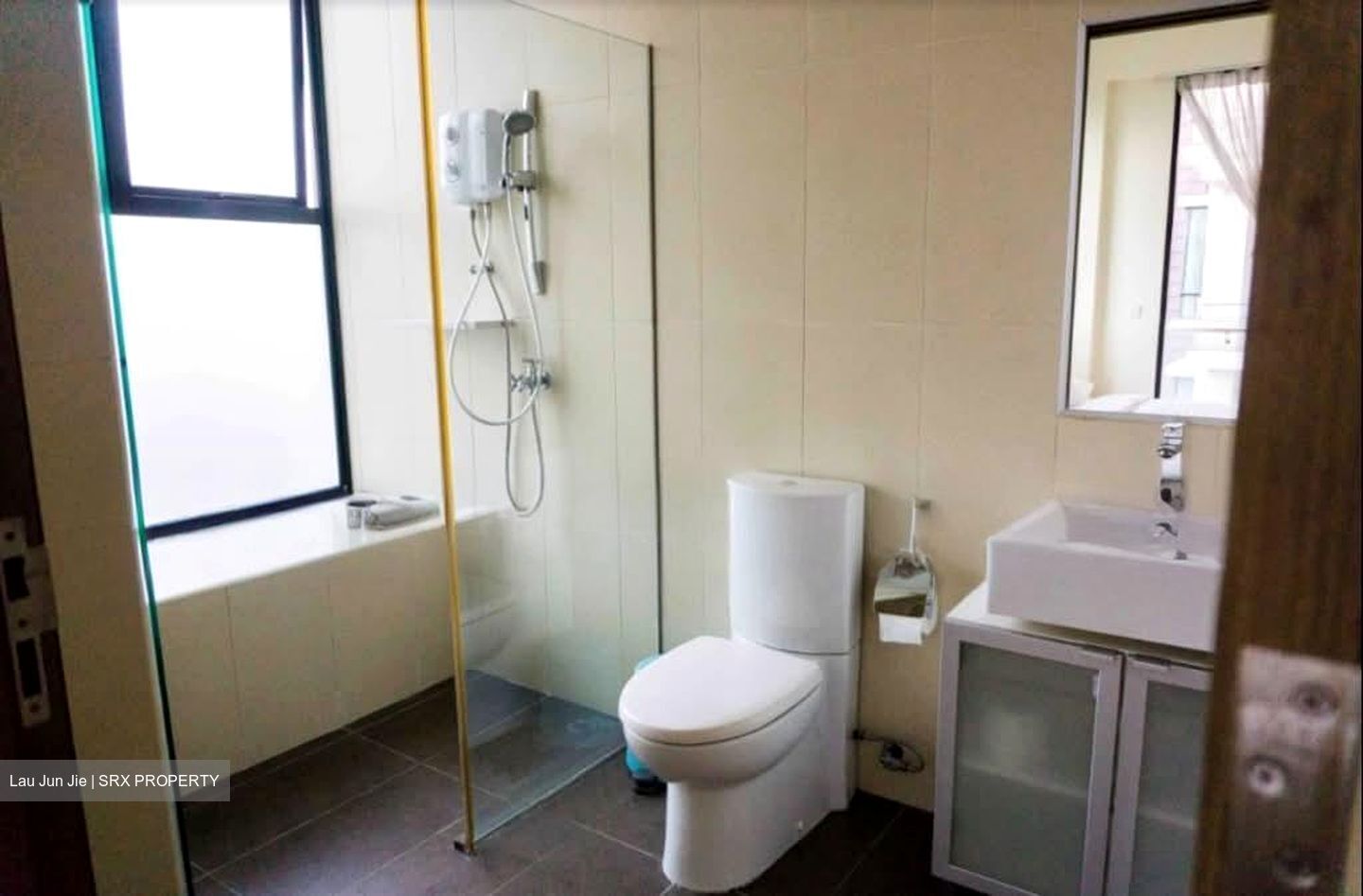 Pasir Panjang Road (D5), Condominium #562259571